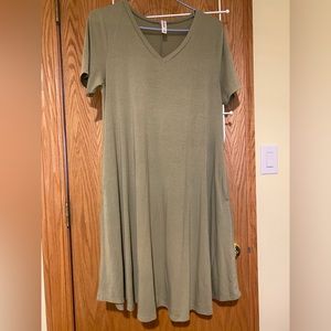 Vneck shift dress